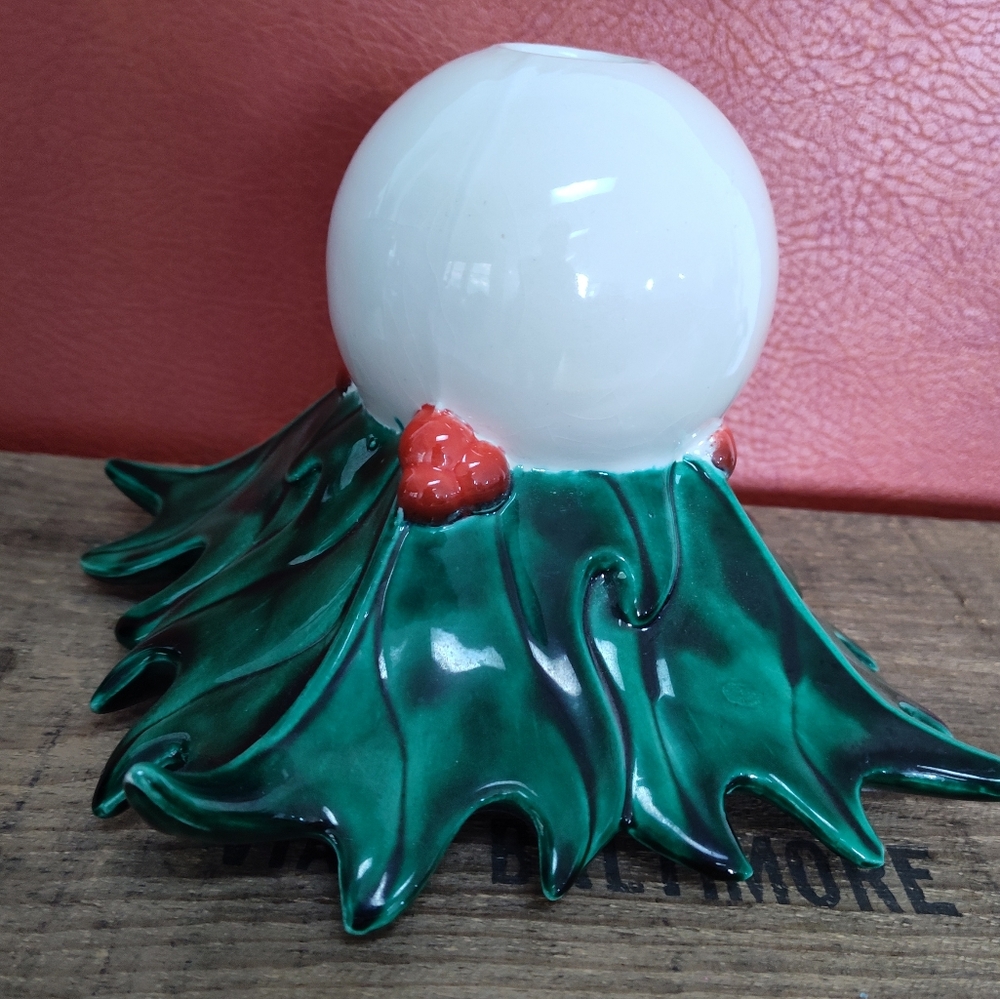 Vintage Atlantic Mold Holly Candle Holder